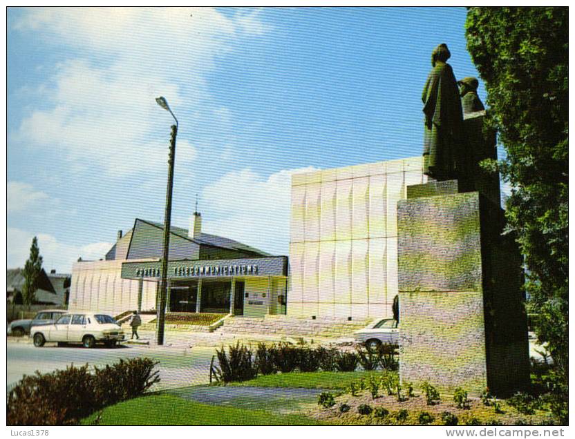 22 / LOUDEAC / LA POSTE ET LE MONUMENT AUX MORTS - Loudéac