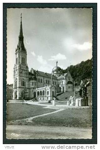 88 - COUSSEY : La Basilique Du Bois-Chenu, Vue Prise Du Côté De Domrémy-la-Pucelle . Edit. Cim (circulée, 1956) - Coussey