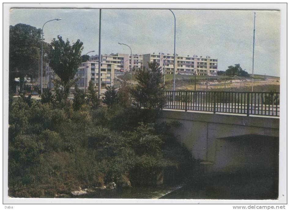 BEYNES. F .11.513. R. LE PONT SUR LA MAULDRE ET LAES NOUVELLES RESIDENCES. - Beynes