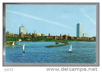 Jolie CP Etats Unis Massachusetts Boston Prudential Tower From The Charles River - écrite - Boston