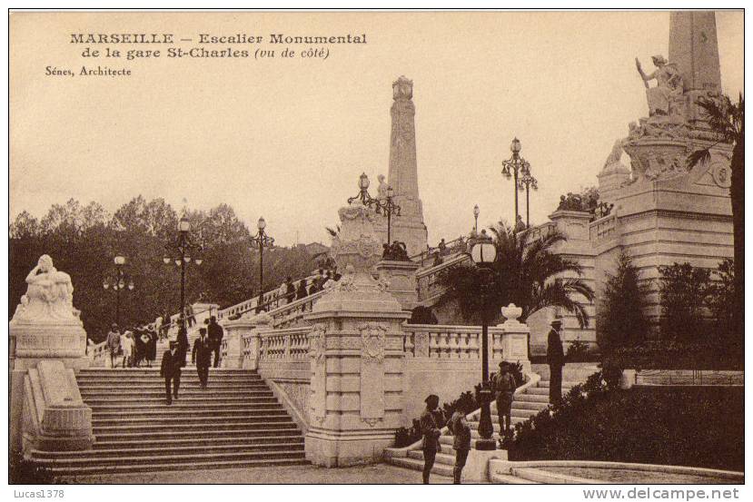 13 /  MARSEILLE / ESCALIER MONUMENTAL DE LA GARE ST CHARLES / VUE DE COTE / PLAN PEU COURANT - Quartier De La Gare, Belle De Mai, Plombières