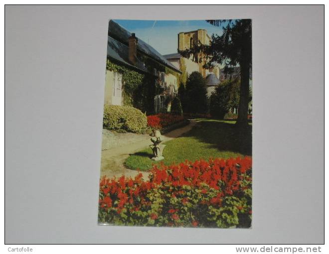 (138) -1- Carte Postale Sur  Pithiviers Loiret Les Jardins De La Mairie - Pithiviers