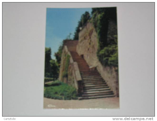 (138) -1- Carte Postale Sur  Pithiviers  Les Remparts - Pithiviers
