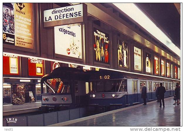 Chemins De Fer - Métro - R680 - Paris - Réseau Express Régional - Station - Semi Moderne Grand Format - Bon état Général - Métro