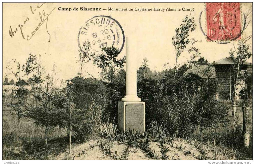 02 Camp De SISSONNE Monument Du Capitaine Hardy  1907 - Sissonne