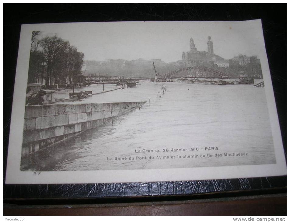 Paris La Crue Du 28 Janvier 1910 La Seine Du Pont De L´Alma Et Le Chemin De Fer Des Moulineaux - The River Seine And Its Banks