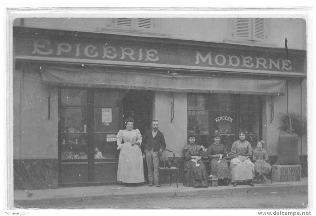 38 )) LE PEAGE DE ROUSSILLON, CARTE PHOTO, EPICERIE MODERNE, ANIMEE (rue De Salaise) - Roussillon