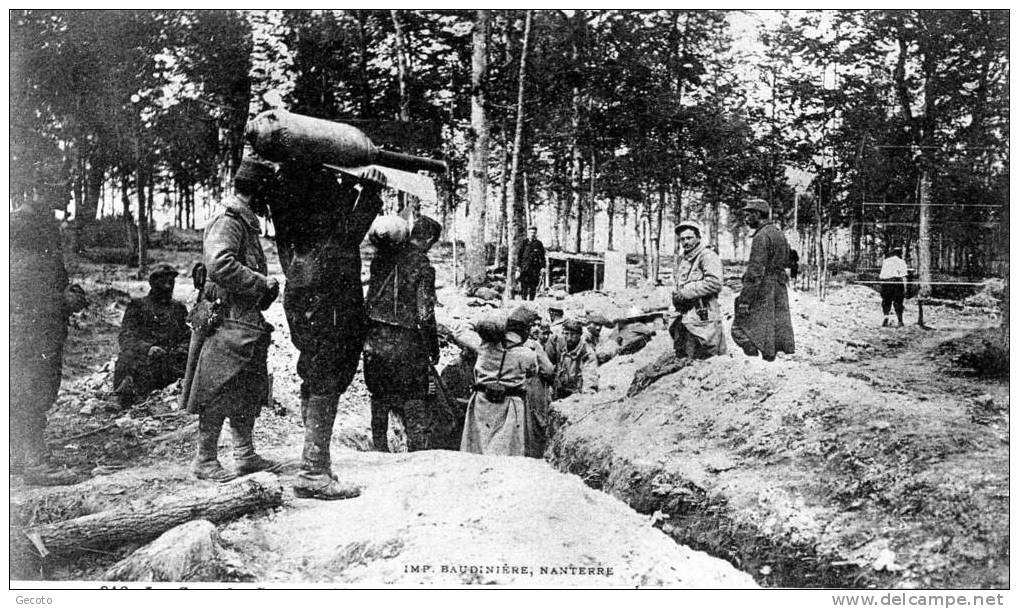 Transport De Bombes Dans Les Tranchées - Ville-sur-Tourbe