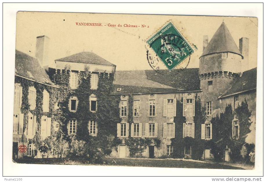 Carte De Vandenesse Cour Du Château N° 2 - Autres & Non Classés
