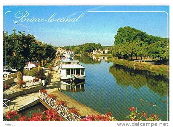 250608 : Peniche Briare  Le Canal - Briare