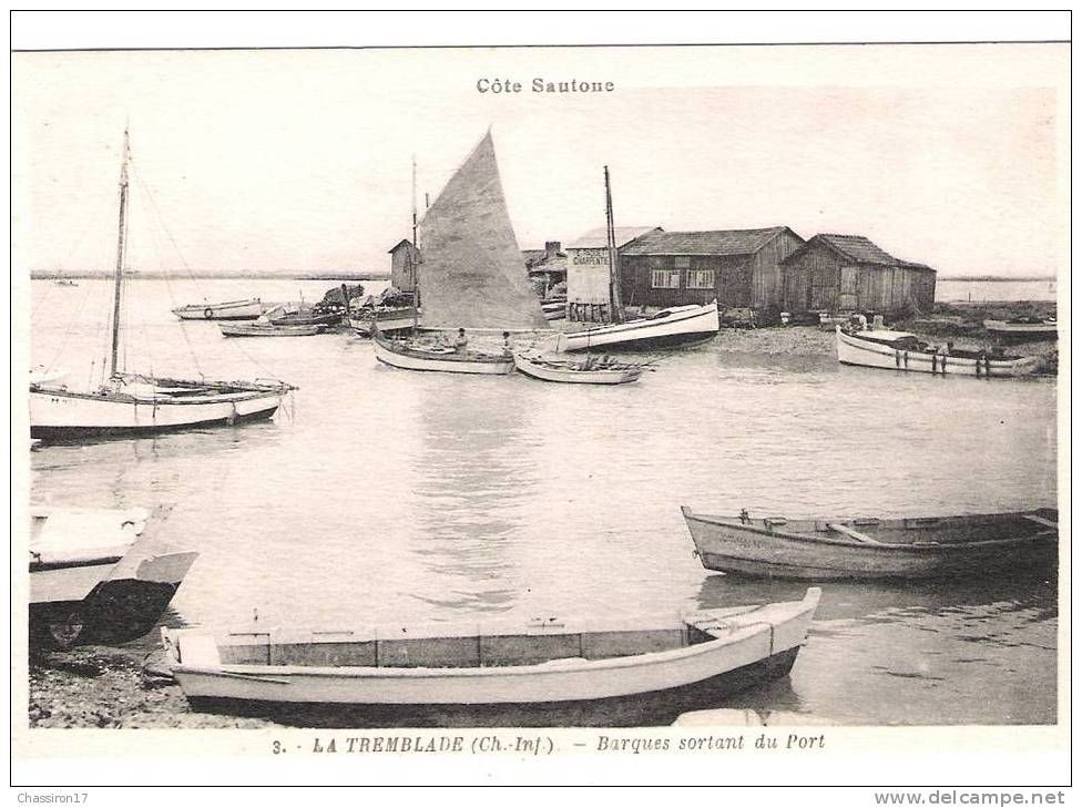 17 - LA TREMBLADE - Lot De 2 Cartes -  Barques Sortant Du Port -Le Port -belle Animarion Pêcheurs Se Préparant Au Départ - La Tremblade