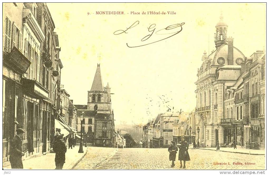 9 - Montdidier - Place De L´Hotel De Ville - Montdidier