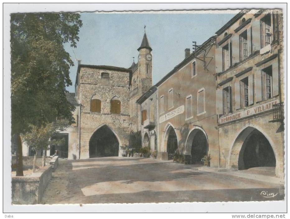 MONFLANQUIN. 10.  PLACE DU MARECHAL FOCH... - Monflanquin