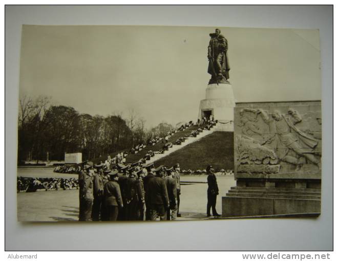 Treptow , Monument D´Honneur Sovietique . .photo 16x10. - Treptow