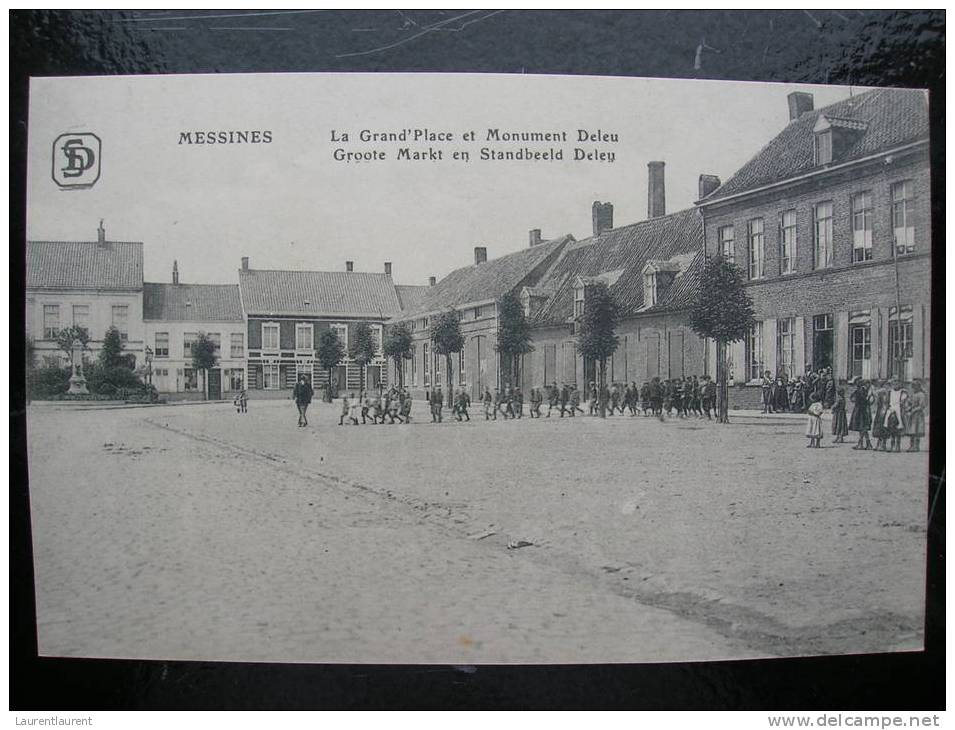 MESSINES - La Grand Place Et Monument Leleu - Messines - Mesen