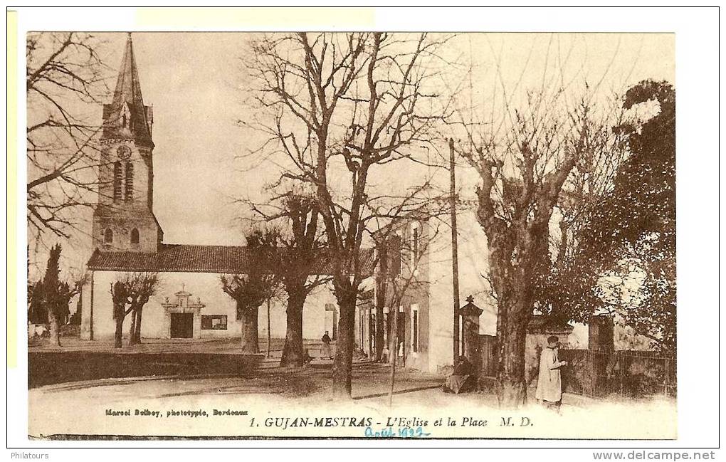 L'Eglise Et La Place - Gujan-Mestras