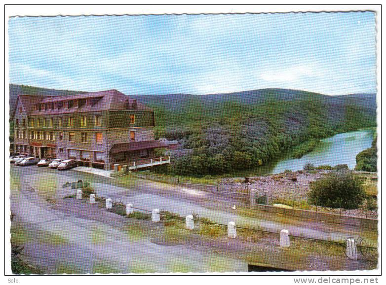 FUMAY - L'Hôtel Des Roches    (3 Citroën DS) - Fumay