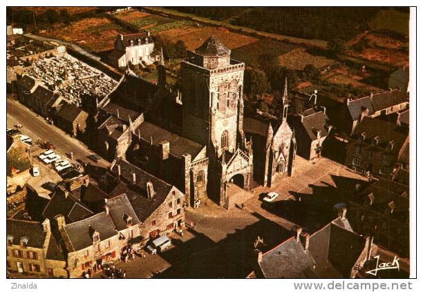 CARTE POSTALE DE LOCRONAN - LA PLACE DE L EGLISE - Locronan