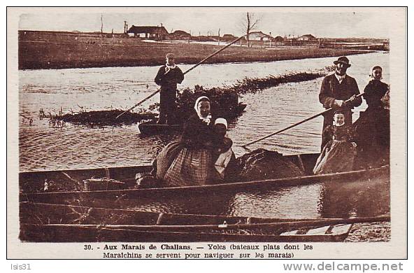 Dép 85 - R949 - Challans  - Aux Marais - Yoles - Bateaux Plats Dont Les Maraîchins Se Servent Pour Naviguer  - Bon état - Challans