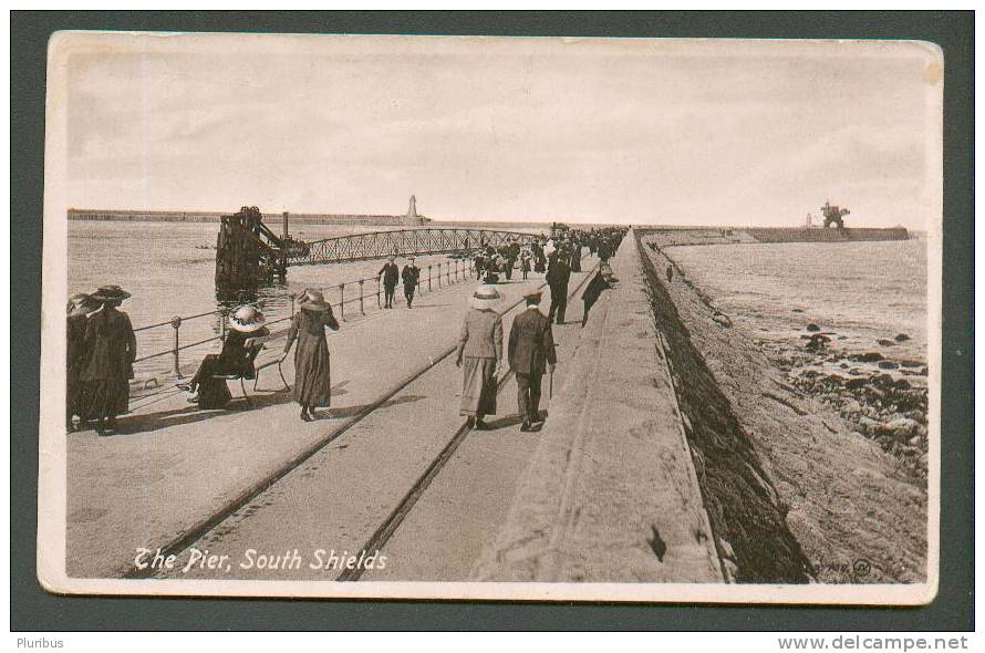 SOUTH SHIELDS,THE PIER, LIGHT HOUSE,  TYNE AND WEAR, VINTAGE POSTCARD - Andere & Zonder Classificatie