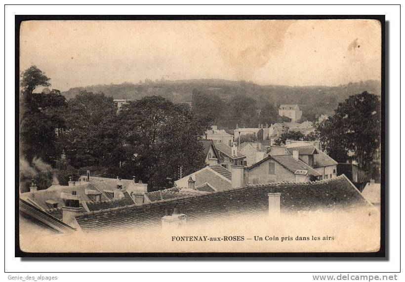 92 FONTENAY Aux ROSES, Un Coin Pris Dans Les Airs, Dos 1900 Vierge, Un Peu Tachée, Voir Scan - Fontenay Aux Roses