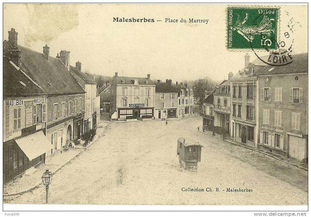 Cp 45 MALESHERBES Place Du Martroy - Malesherbes