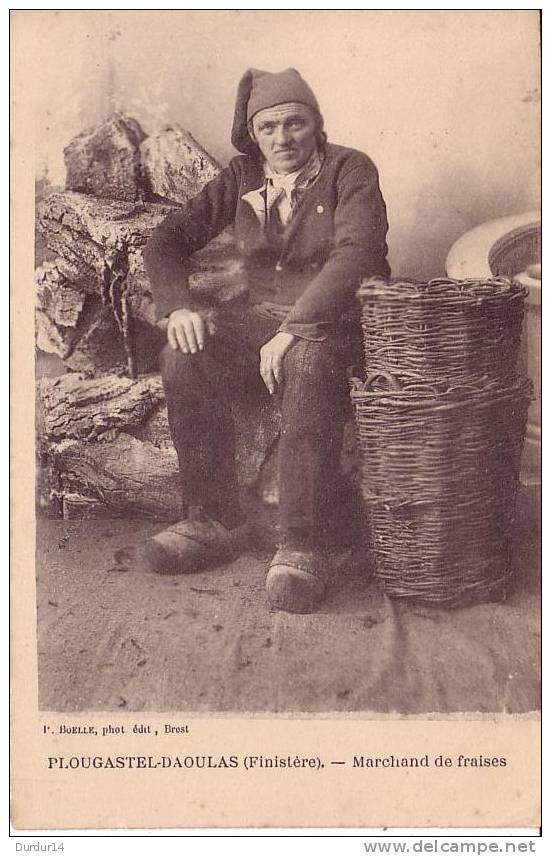 PLOUGASTEL-DAOULAS (Finistère).  Marchand De Fraises   (Carte Précurseur) - Daoulas