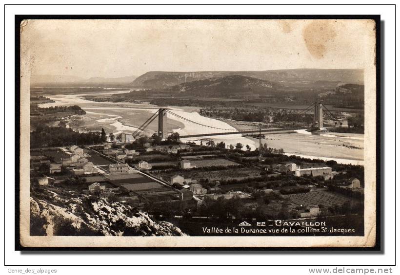 84  CAVAILLON,  Vallée De La Durance Vue De La Colline St Jacques, CPSM 9x14, Ed Real Photo, Tachée - Cavaillon