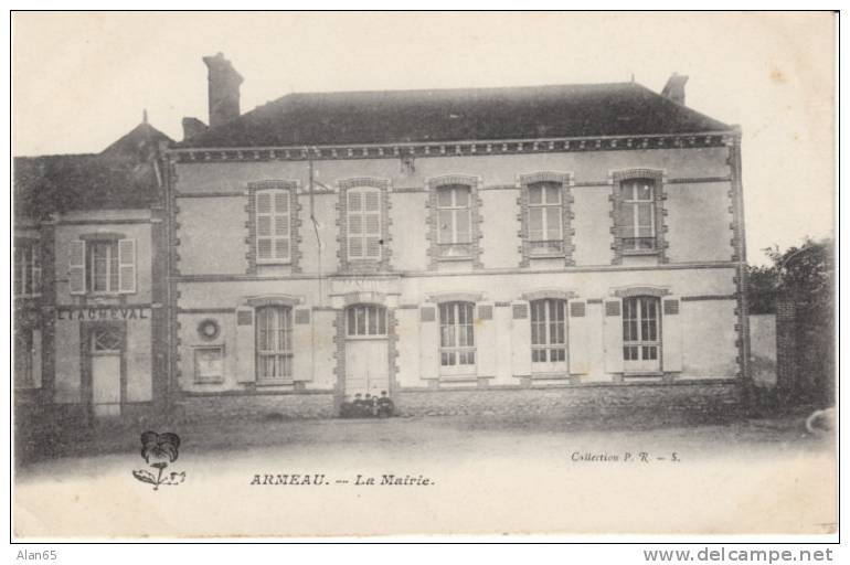 Armeau France Town Hall Mairie On Vintage Postcard, Notice On Display Board Window, Children Sit In Front Door - Other & Unclassified