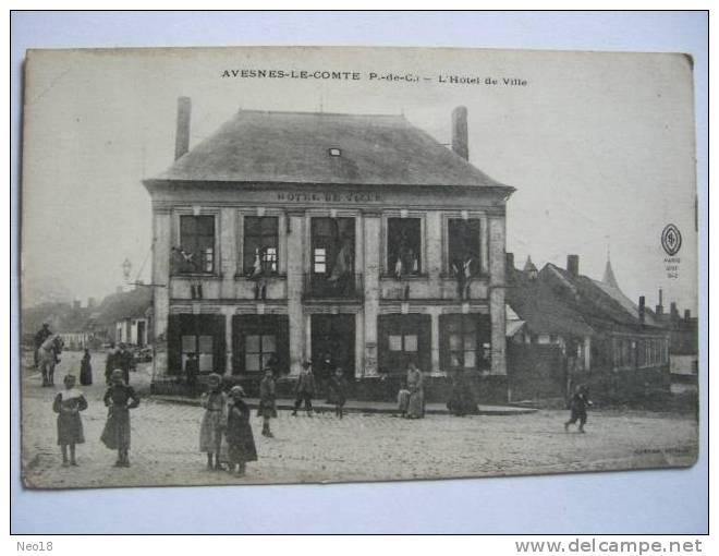 L Hotel De Ville - Avesnes Le Comte
