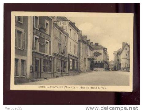 29970 Doué La Fontaine Place De L'hôtel De Ville édit.ogeard Magasin De L'éditeur Journaux , & Bazar  Belle Carte - Doue La Fontaine