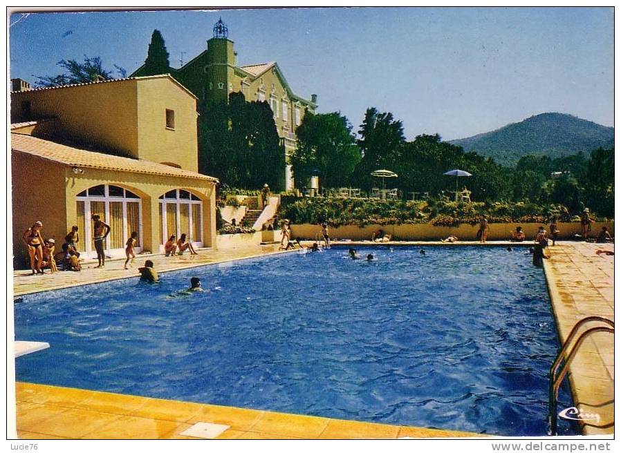 ROQUEBRUNE SUR ARGENS -  La Piscine Et Le Château -  MGI - Roquebrune-sur-Argens