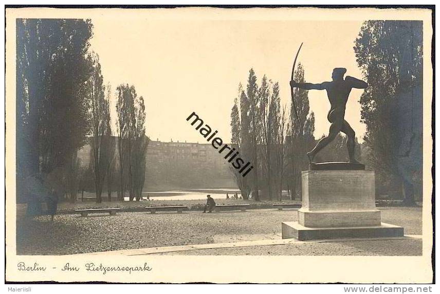 Berlin - Charlottenburg - Am Lietzenseepark - Charlottenburg