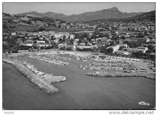 83. CARQUEIRANNE. VUE GENERALE AERIENNE. Carte Couleur. - Carqueiranne