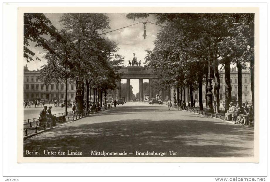 OLD FOREIGN 0269 - GERMANY - Deutschland - BERLIN - Mittelpromenade Und Brandenburger Tor Bus Cars Auto - Brandenburger Tor