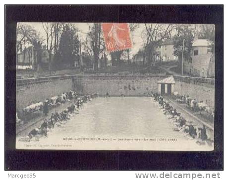 30374 Doué La Fontaine Les Fontaines Le Mail édit.chastanet Lavoir Laveuses Animée  Belle Carte - Doue La Fontaine