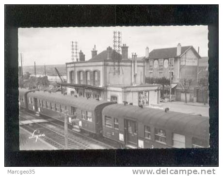 30461 Verneuil Vernouillet La Gare  édit.abeilles Cartes N° 8.972 Gros Plan De Train Chemin De Ferbelle Cpsm - Verneuil Sur Seine