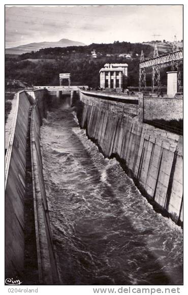 Génissiat - Barrage - Canal évacuateur De Crues Et Bâtiment D'Administration - Génissiat