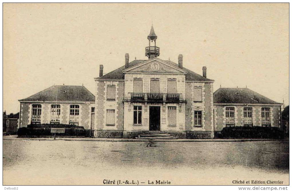 Cléré - La Mairie - Cléré-les-Pins