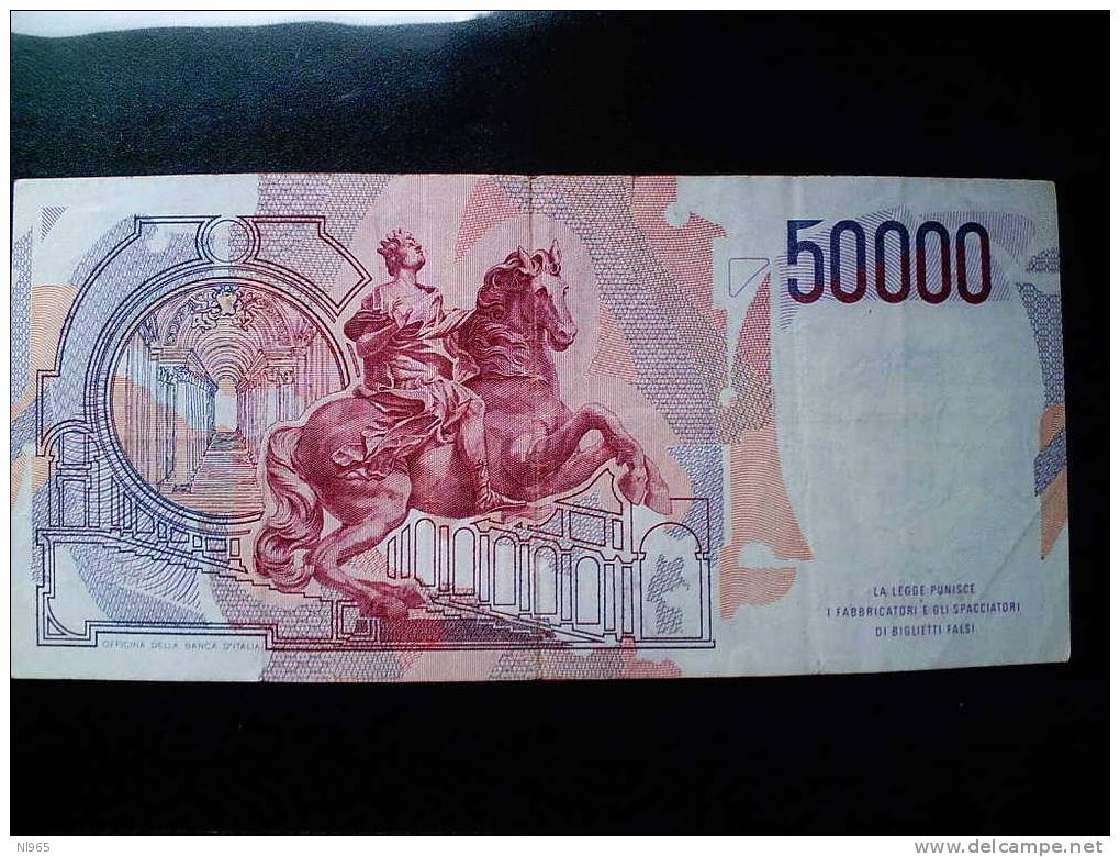 REPUBBLICA ITALIANA - LIRE 50000  BERNINI 1° TIPO  ANNO 28/10/1985 - 50000 Liras