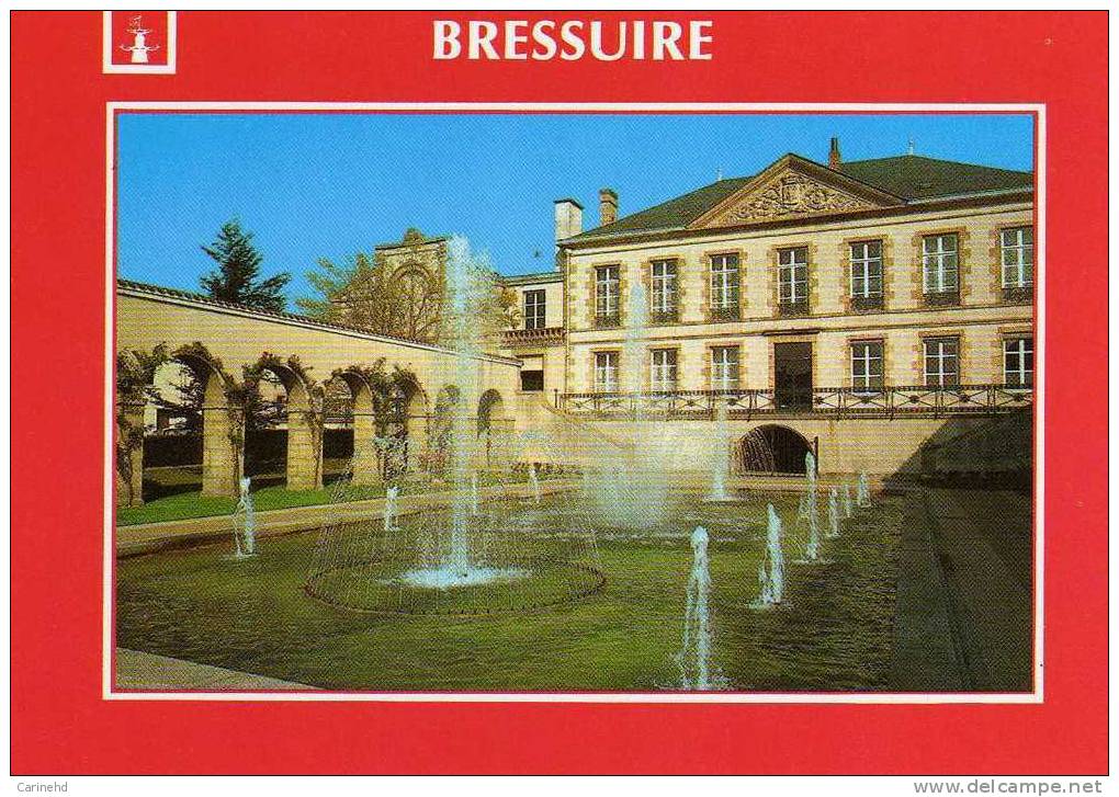 BRESSUIRE HOTEL DE VILLE ARCADE ET JETS D´eau - Bressuire