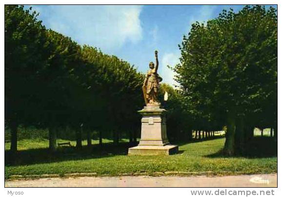 77 ROZAY EN BRIE Statue De La Liberté - Rozay En Brie