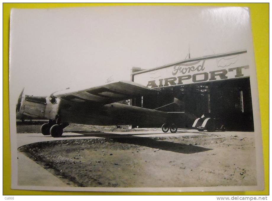 Photo Avion Airplane Ford Airport  Photography Genuine Par(by) RC Wood à Neuilly Sur Seine 18x24cms - Aviation