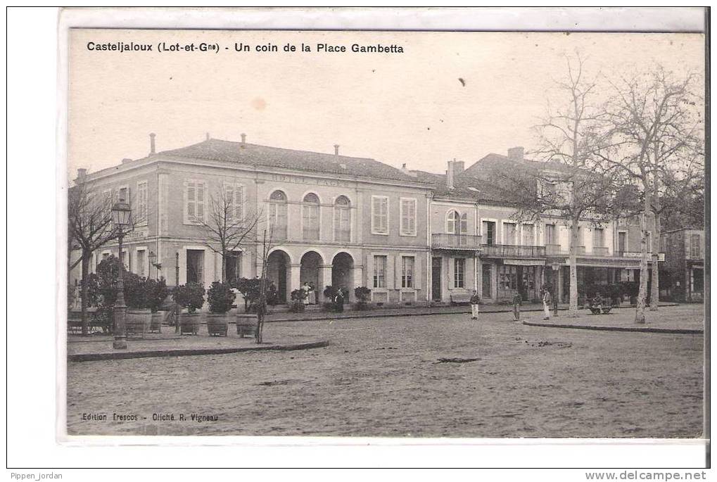 47 CASTELJALOUX * Un Coin De La Place Gambetta * Très Belle CPA Animée - Casteljaloux