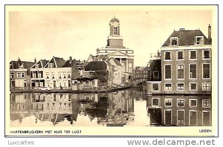 HARTENBRUGKERK MET HUIS TER LUGT . LEIDEN - Leiden