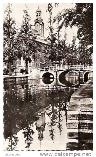 LEIDEN. RAPENBURG MET ACADEMIE. - Leiden