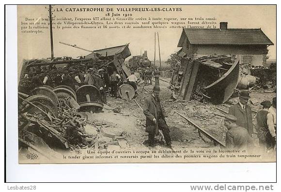 CPA 78.-VILLEPREUX-LES-CLAYES.-Catastrophe Ferroviaire.-Locomotives -matériel.-Rail-personnages & Spectateurs.-MOD 61 - Les Clayes Sous Bois