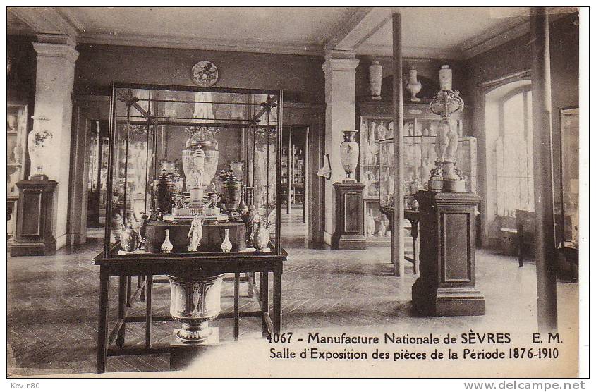 92 SEVRES Manufacture Nationale Salle D'exposition Des Piéces De La Période 1876-1910 - Sevres
