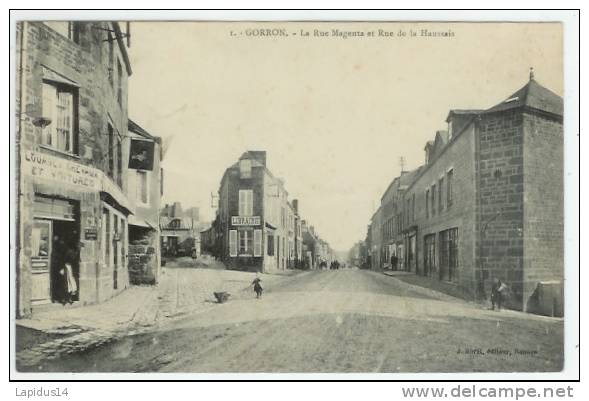 F 499 /CPA  GORRON (53)   LA RUE MAGENTA ET RUE DE LA HAUSSAIS - Gorron