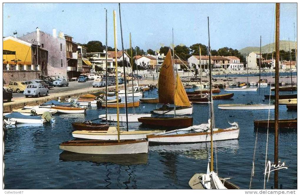 83 - VAR - ST CYR Les LECQUES - LE PORT -  VOITURES - VILLA - Les Lecques